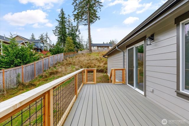 4817 Lawrence Avenue, Freeland, WA 98249
