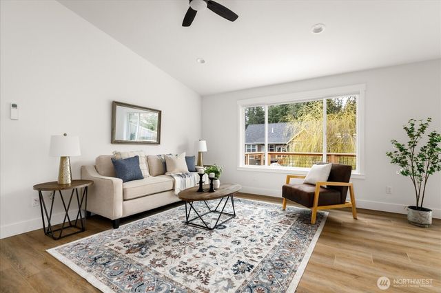 4817 Lawrence Avenue, Freeland, WA 98249