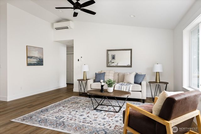 4817 Lawrence Avenue, Freeland, WA 98249