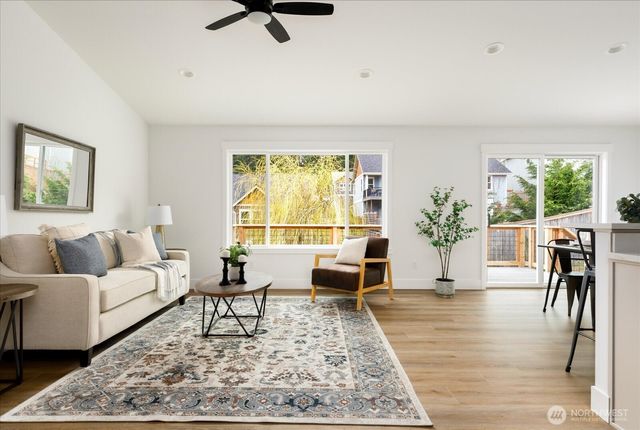 4817 Lawrence Avenue, Freeland, WA 98249