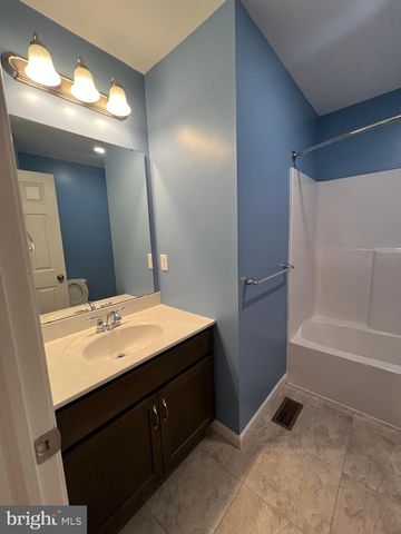 2317 BARTLETT RD, Harrisburg, PA 17110