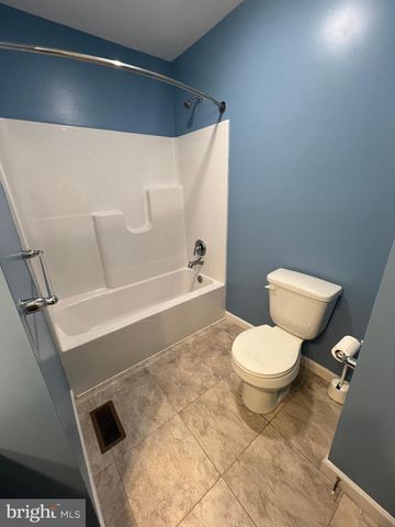 2317 BARTLETT RD, Harrisburg, PA 17110