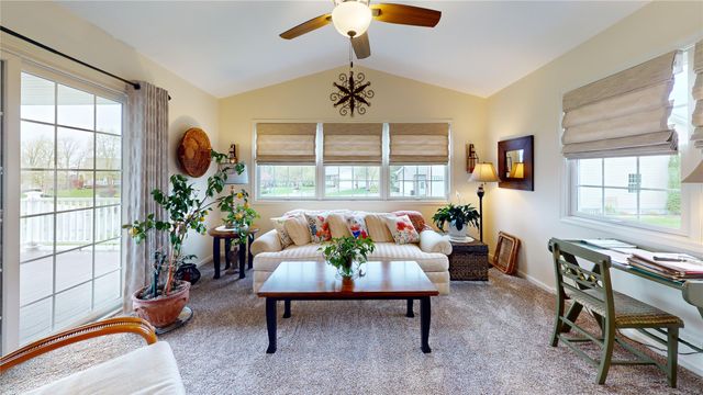 2570 SADDLEWOOD Drive 44, Waterford, PA 16441