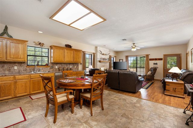 120 Craigen RD, Liberty Hill, TX 78642