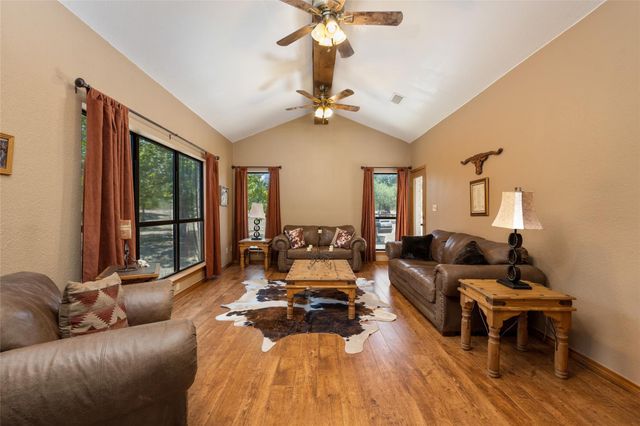 120 Craigen RD, Liberty Hill, TX 78642