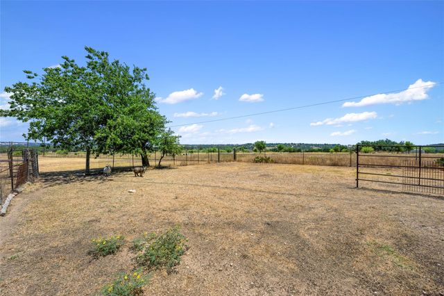 120 Craigen RD, Liberty Hill, TX 78642