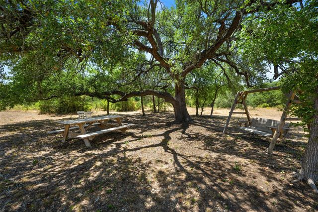 120 Craigen RD, Liberty Hill, TX 78642