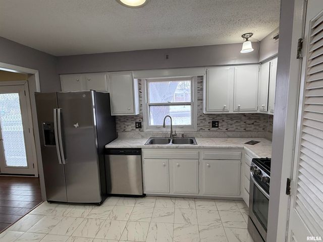 2081 W MONROE Street 1 or A, Springfield, IL 62704