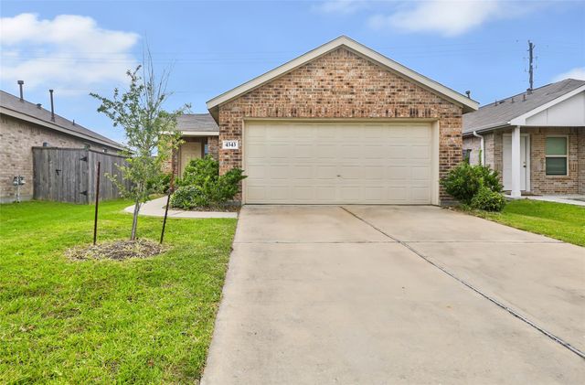 4343 Palmetto Grove Lane, Baytown, TX 77521