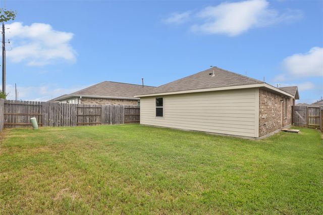 4343 Palmetto Grove Lane, Baytown, TX 77521