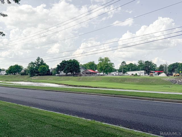 174 MAPLE Street, Prattville, AL 36067