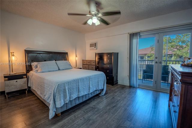 251 SW 134th Way 302M, Pembroke Pines, FL 33027