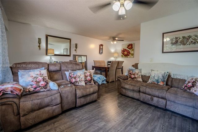 251 SW 134th Way 302M, Pembroke Pines, FL 33027