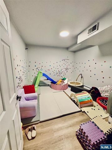 519 Broad Avenue, Palisades Park, NJ 07650