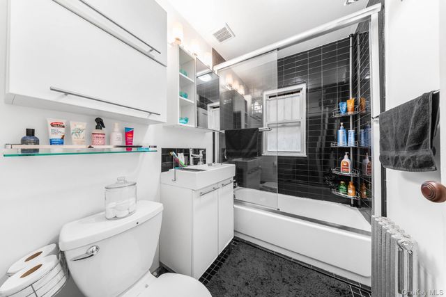 8318 164 Street, Jamaica Hills, NY 11432