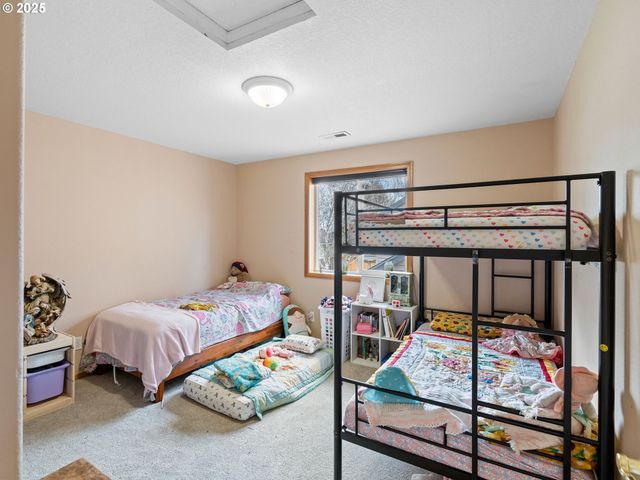 1623 Ne LEEWOOD Ave, Keizer, OR 97303