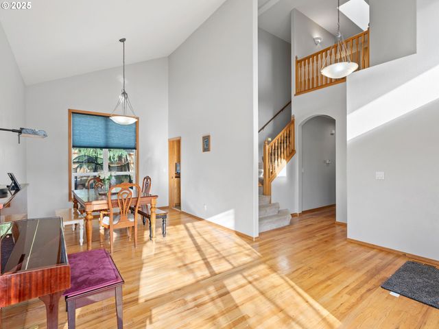 1623 Ne LEEWOOD Ave, Keizer, OR 97303