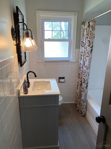 7027 Ellen Avenue, North College Hill, OH 45239