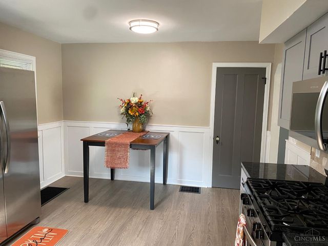 7027 Ellen Avenue, North College Hill, OH 45239