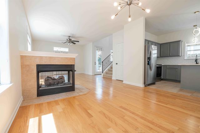 1124 MISTY ISLE DR, Memphis, TN 38103