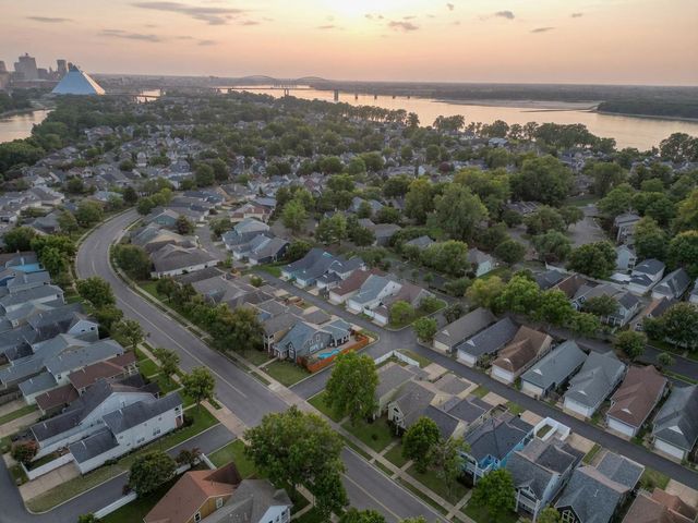 1124 MISTY ISLE DR, Memphis, TN 38103