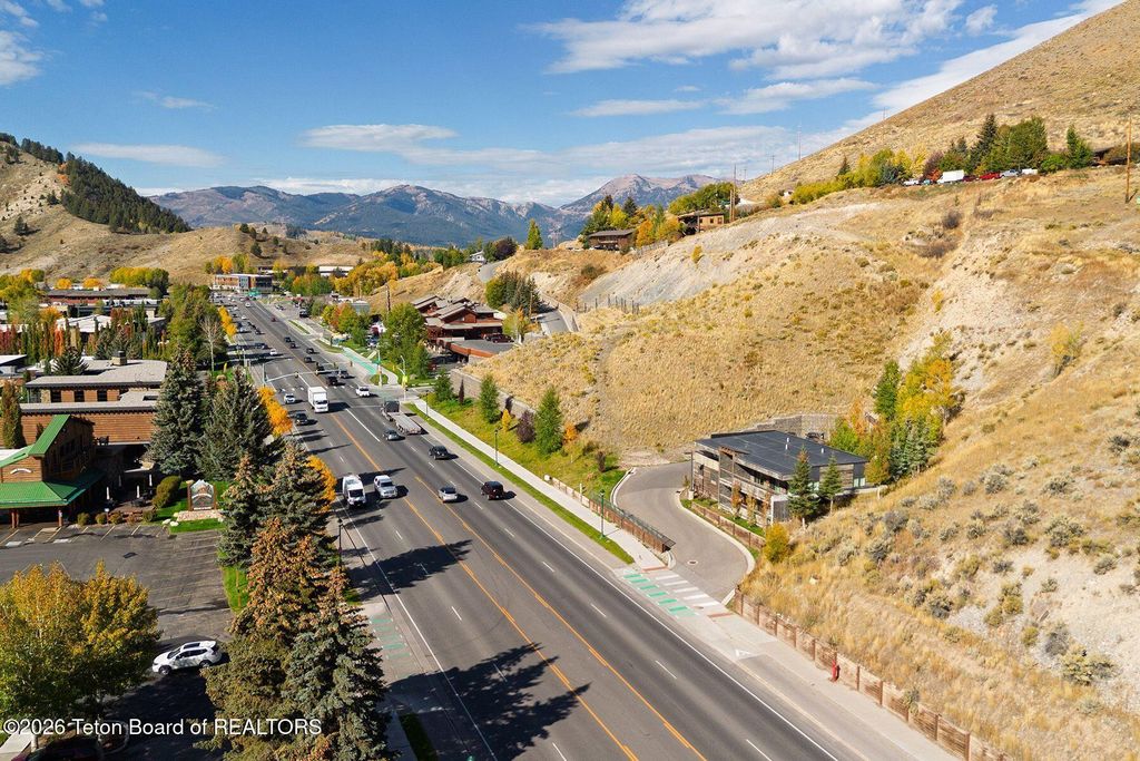855 W BROADWAY Avenue, Jackson, WY 83001 photo 11