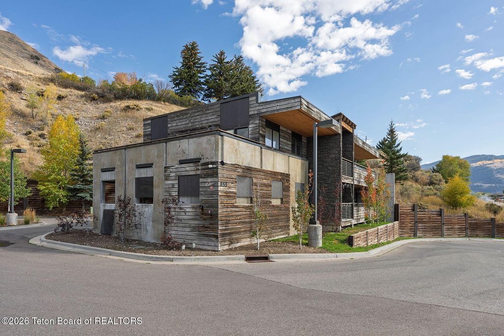 855 W BROADWAY Avenue, Jackson, WY 83001 photo 4