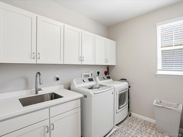 7064 S Vandriver Ct, Aurora, CO 80016