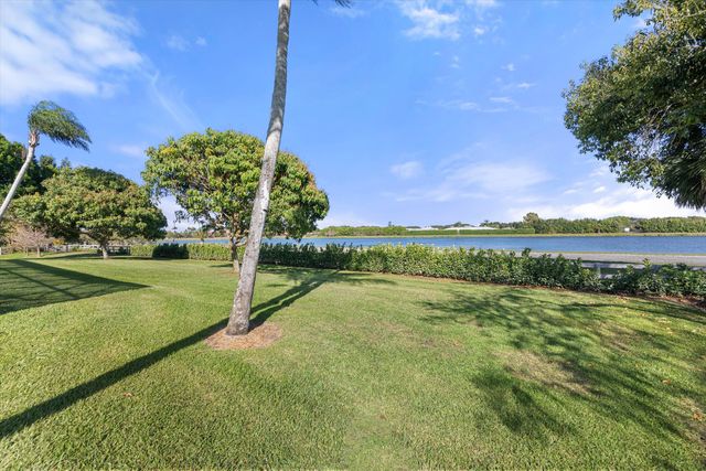 3220 Santa Barbara Drive, Wellington, FL 33414