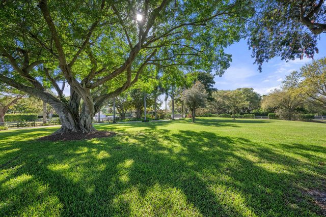 3220 Santa Barbara Drive, Wellington, FL 33414