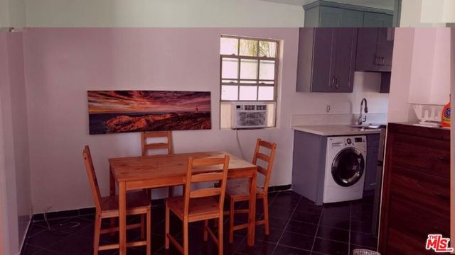 1053 S Stanley Avenue 2, Los Angeles, CA 90019