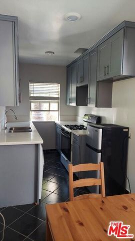 1053 S Stanley Avenue 2, Los Angeles, CA 90019