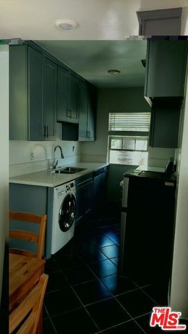 1053 S Stanley Avenue 2, Los Angeles, CA 90019