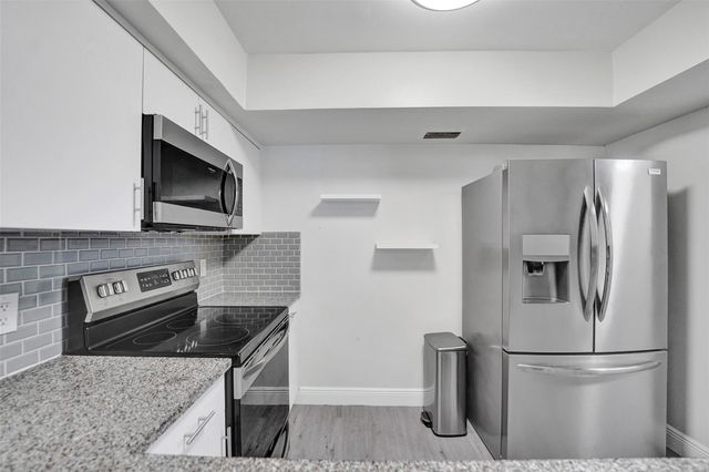 3800 N Hills Dr 412, Hollywood, FL 33021