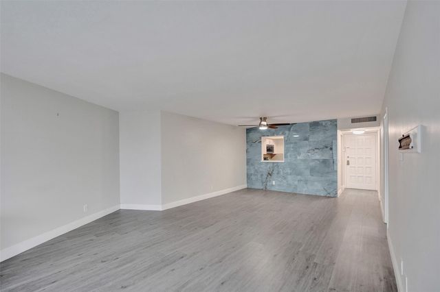 3800 N Hills Dr 412, Hollywood, FL 33021