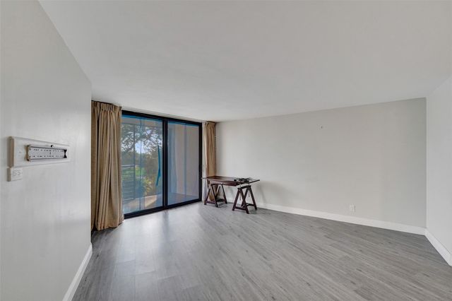 3800 N Hills Dr 412, Hollywood, FL 33021