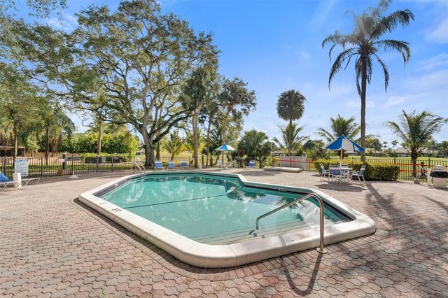 3800 N Hills Dr 412, Hollywood, FL 33021