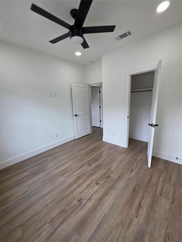 1407 Odd Fellow St A, Conroe, TX 77301