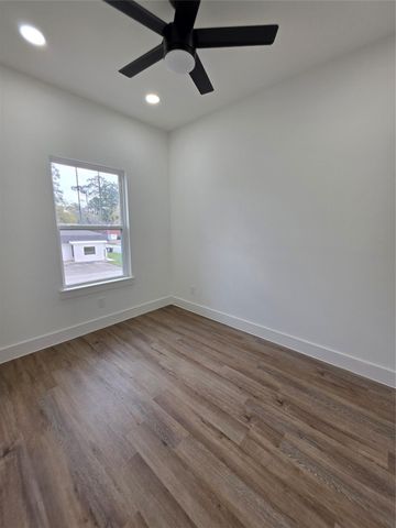 1407 Odd Fellow St A, Conroe, TX 77301