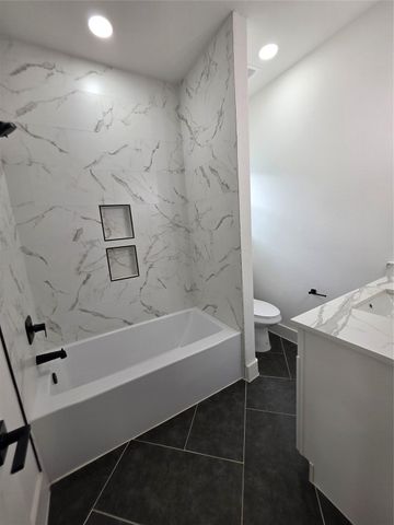 1407 Odd Fellow St A, Conroe, TX 77301