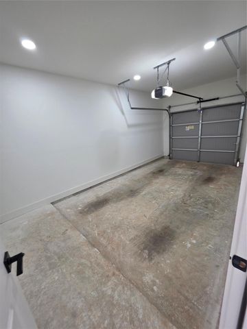 1407 Odd Fellow St A, Conroe, TX 77301