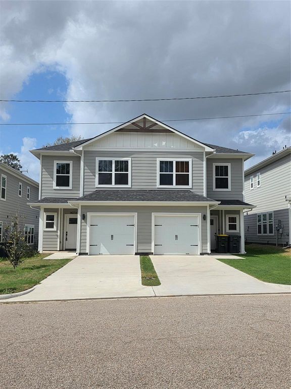 1407 Odd Fellow St A, Conroe, TX 77301