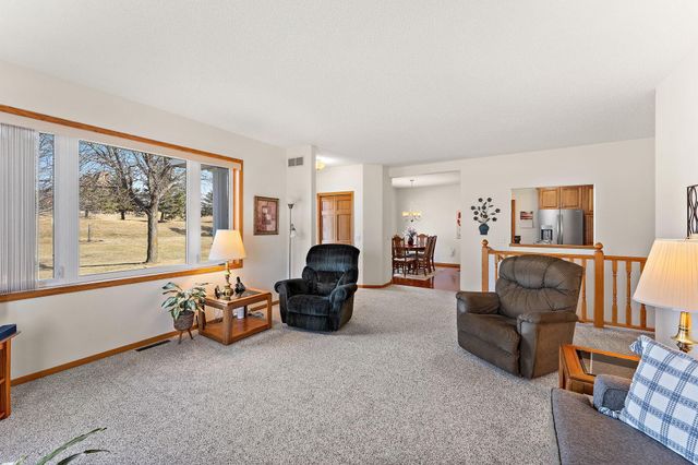 20059 Homestead Court, Lakeville, MN 55044