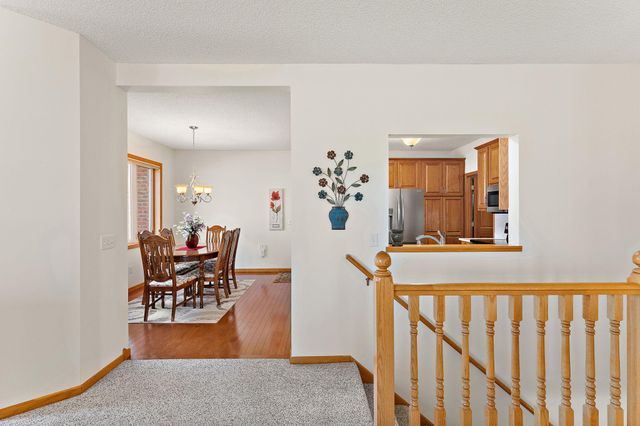 20059 Homestead Court, Lakeville, MN 55044