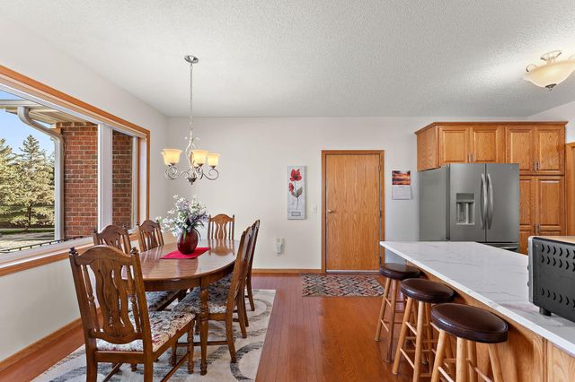 20059 Homestead Court, Lakeville, MN 55044