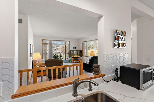 20059 Homestead Court, Lakeville, MN 55044