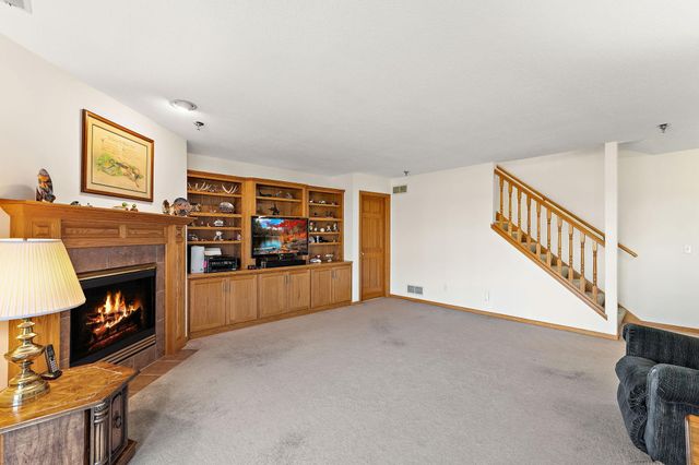 20059 Homestead Court, Lakeville, MN 55044