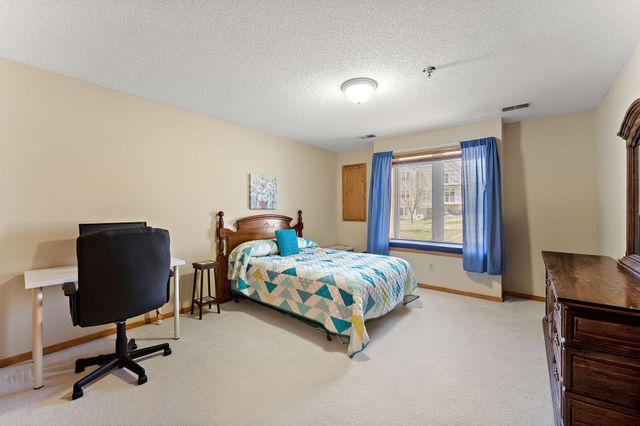 20059 Homestead Court, Lakeville, MN 55044