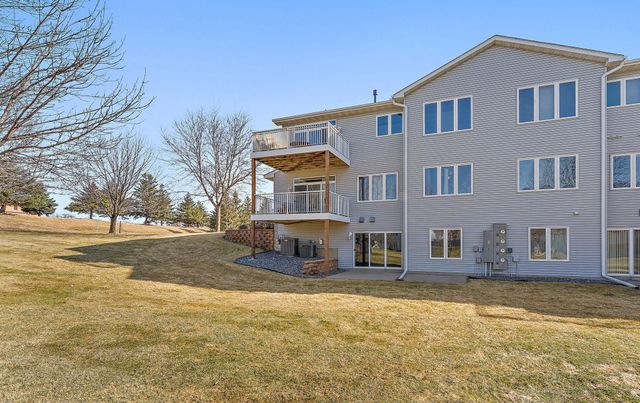 20059 Homestead Court, Lakeville, MN 55044