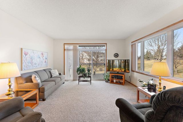 20059 Homestead Court, Lakeville, MN 55044